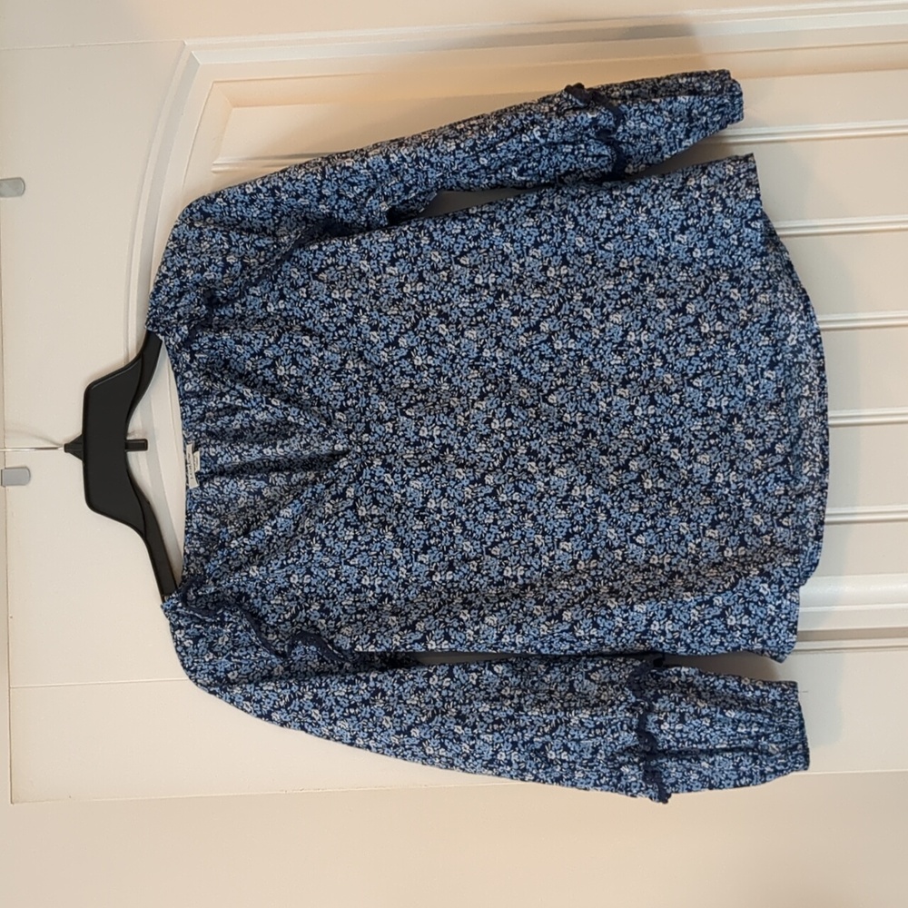 Ladies J.Crew blue floral blouse with ruffle sleeves. Size PXXS